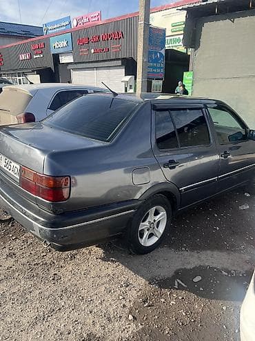 subaru outback 2015: Volkswagen Vento: 1993 г., 2 л, Механика, Бензин, Седан — 2