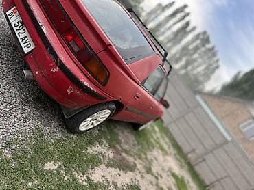 fit 2004: Mazda 323: 1990 г., 1.6 л, Механика, Бензин, Лифтбек — 3