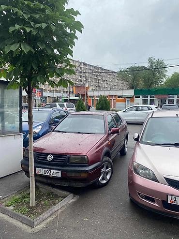 Унаа сатуу: Volkswagen Vento: 1993 г., 1.8 л, Кол менен иштөөчү, Бензин, Седан — 2
