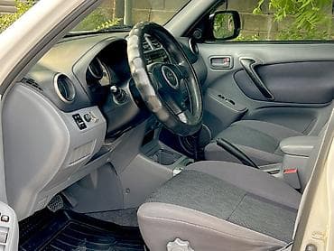 Продажа авто: Toyota RAV4: 2002 г., Кроссовер — 8