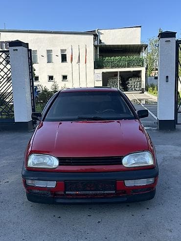 Унаа сатуу: Volkswagen Golf: 1995 г., 1.8 л, Кол менен иштөөчү, Бензин, Хетчбек — 1