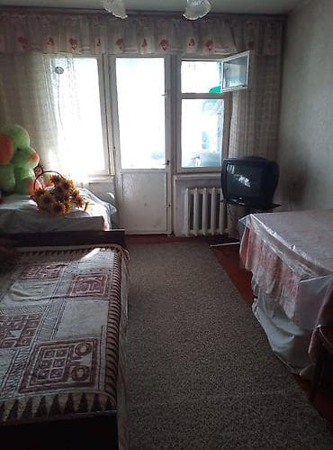 2 комнаты, 42 м², 6 мкр 104 серия, 1 этаж, Старый ремонт — 1