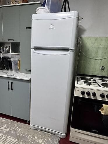 indesit холодильник: Холодильник Indesit, Б/у, Двухкамерный, 60 * 170 * 60 — 1