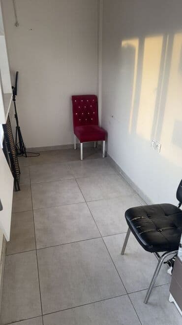 фучика 18 а: Сдается комната в салоне красоты Каныкей.по ул Мадиева 28.Кок — 1