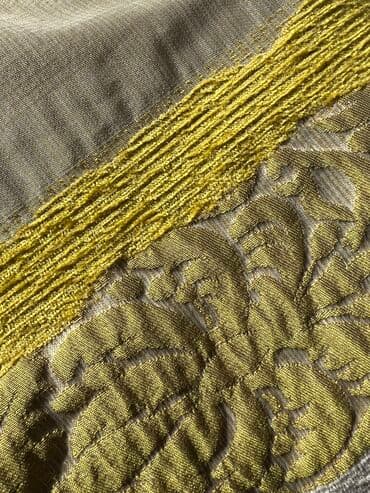 4 микрайон: Шторы парча турецкая, в хорошем состоянии высота 2.87 Самовывоз 12 — 1