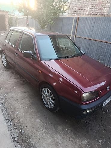 Транспорт: Volkswagen Vento: 1992 г., 1.8 л, Механика, Бензин, Седан — 5