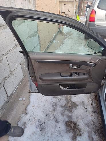 Продажа авто: Audi A4: 2000 г., 2 л, Механика, Бензин, Седан — 1