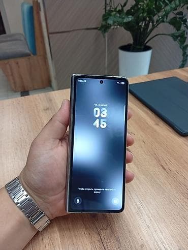 galaxy s19: Samsung Galaxy Z Flip 4, цвет - Серый — 6