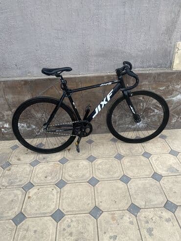 фикс карбон: Шоссейный велосипед, Рама M (156 - 178 см), Б/у — 5