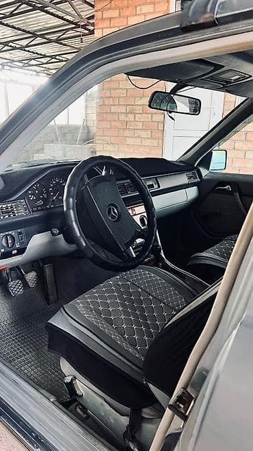 детский машина аккумулятор: Mercedes-Benz W124: 1989 г., 2 л, Механика, Бензин, Седан — 3