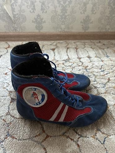 Борцовки (ринг-шузы) синего и красного цвета. - Назначение: для