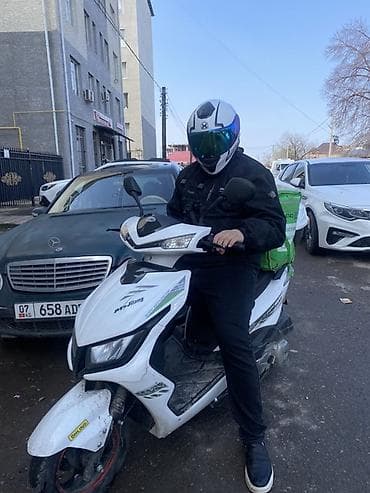 мотоциклетный шлем: Тип скутера M8, 50 куб. см, Бензин, Б/у — 4