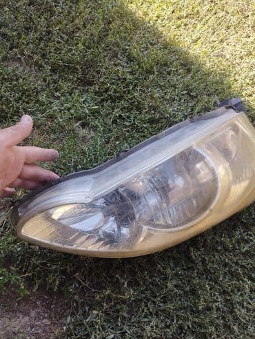 Передняя правая фара Toyota 2004 г., Б/у, Оригинал, Япония at lalafo.kg Передняя правая фара Toyota 2004 г., Б/у, Оригинал, Япония