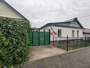 Дом с хозпостройками и большим двором - Отдельно стоящий одноэтажный
