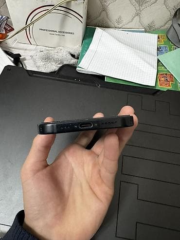 iphone в корпусе: IPhone 15, 128 ГБ, Midnight — 4