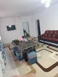 Үйдү ижарага алам: Үйдүн жарымы, 60 кв. м, 3 бөлмө, Менчик ээси, Евро оңдоо — 9