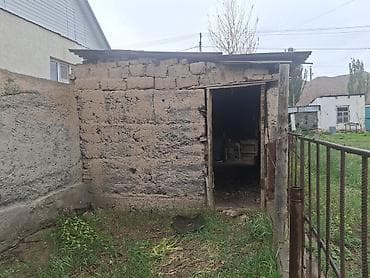 сдаю квартиру ак тилек: Город Нарын Продаётся жилой дом с дворовой территорией и — 4