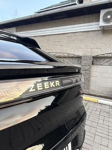 will cypha: Zeekr 001: | 2023 г. Седан — 6