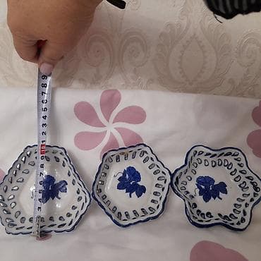 Сүрөттөр жана портреттер: Продаю посуду под гжель 3 шт. без дефектов и сколов. 500 сомов. тел — 1