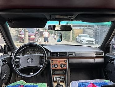 Продажа авто: Mercedes-Benz E-Class: 1990 г., 2.3 л, Механика, Бензин, Седан — 7