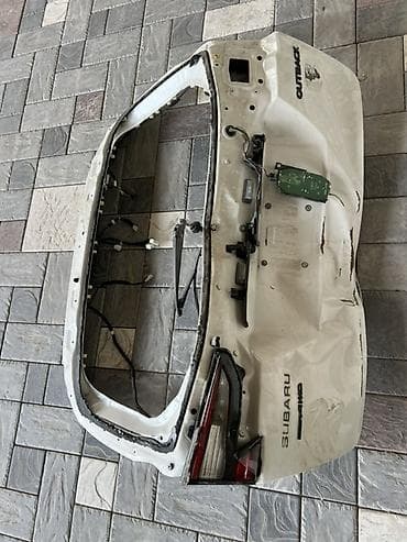 аутбек вилдернес: Крышка багажника Subaru, 2022 г., Б/у, Оригинал — 1