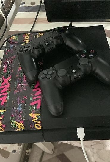 PS3 (Sony PlayStation 3): Игровая консоль PlayStation 4 (PS4) с тремя беспроводными — 2