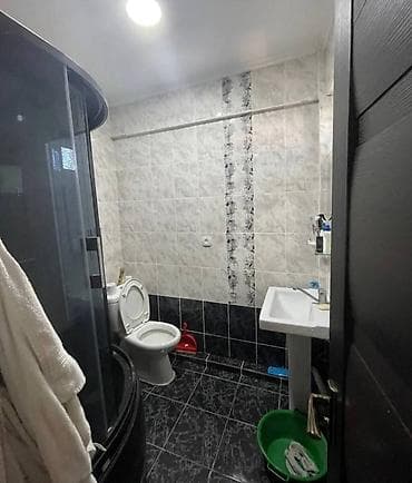 бир комната: Студия, Чогуу жашоосу жок — 3