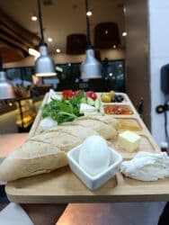 требуется музыкант в кафе: Повар Холодный цех. Больше 6 лет опыта — 6