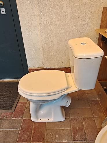 ремонт унитазов: Унитаз Напольный, Материал: Фаянс — 1