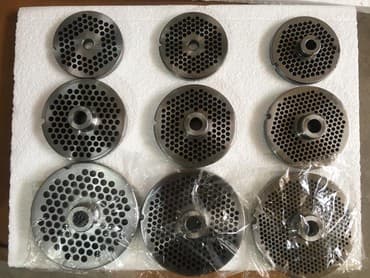Кухонное и прачечное оборудование "KOLGU": Решетки на промышленные мясорубки. Разных диаметров. Производство -