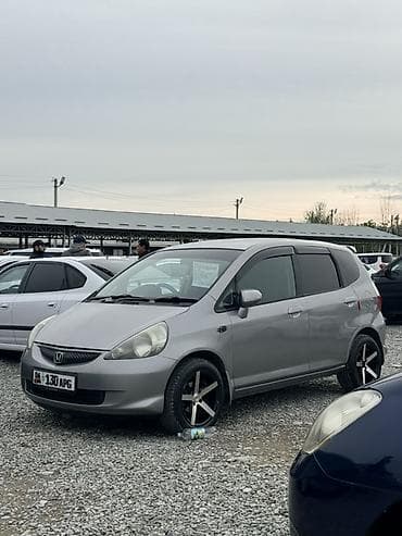 Honda Fit: 2005 г., 1.5 л, Автомат, Бензин, Хэтчбэк