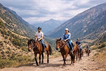 Искусство и коллекционирование: Конные прогулки по горным тропам - Живописные маршруты по ущельям и — 1