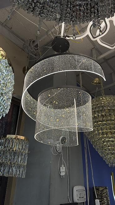 подсветкой: Подвесной светильник с акриловыми рассеивателями и встроенной — 1