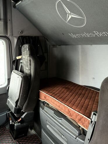 купить чехол для авто в бишкеке: Тягач, Mercedes-Benz, 2005 г., Без прицепа — 7