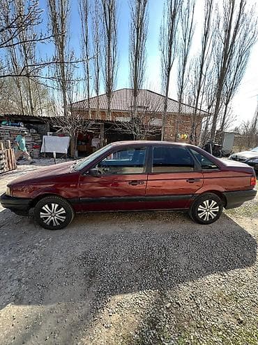 2 8: Volkswagen Passat: 1992 г., 1.8 л, Механика, Бензин, Седан — 3