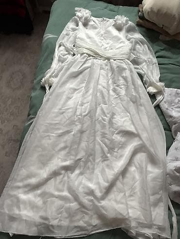 белый платия: Новое платье, ни разу не надевала. Размер: S 42 Очень красиво сидит по — 4