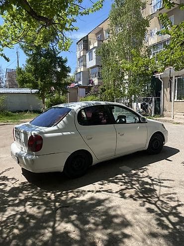 Toyota Platz: 2002 г., 1.5 л, Автомат, Бензин, Седан