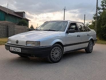 Volkswagen Passat: 1993 г., 1.8 л, Механика, Седан — 4