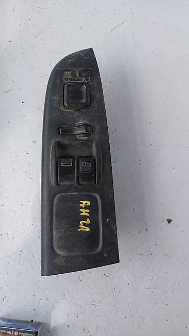 коробка аккорд 6 2 0: Сenter console Honda 2000 г., Б/у, Оригинал — 1