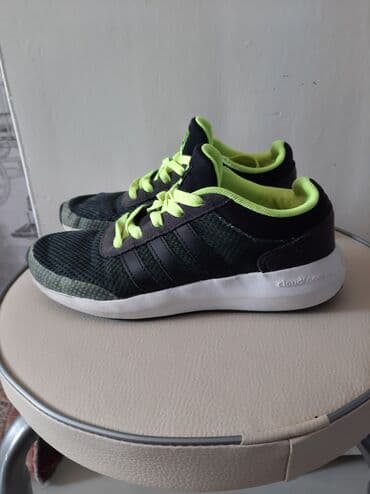 бу красофки: Кроссовки оригинал"adidas". Состояние отличное Отдам дёшево. темно — 1