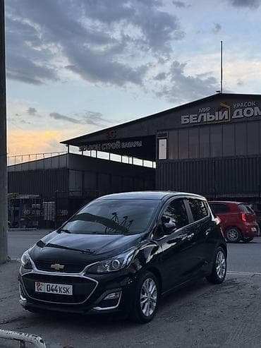 Chevrolet Spark: 2018 г., 1 л, Вариатор, Бензин, Хэтчбэк