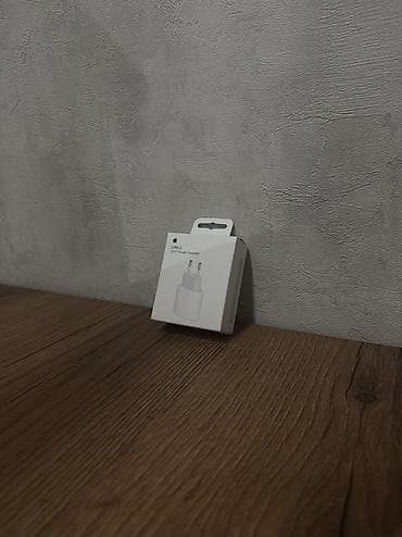 Apple Power Adapter 20W Заряжает быстро и не вредимо всего за минуту