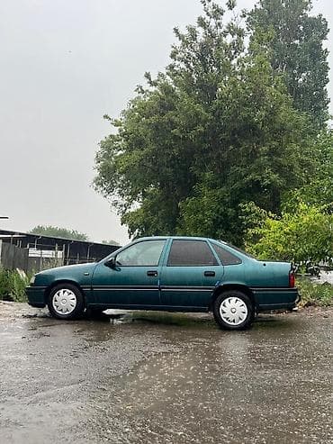 jac т9: Opel Vectra: 1995 г., 1.6 л, Механика, Бензин, Хэтчбэк — 1