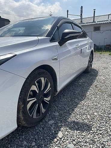 a class: GAC Aion S белый седан с черной крышей Кузов и дизайн: - — 2