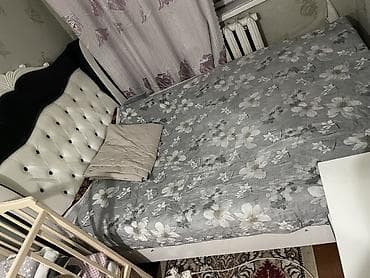 кресло кожаное офисное: Спальный гарнитур, Б/у, Двуспальная кровать, Шкаф, Комод, Самовывоз, цвет - Белый — 1
