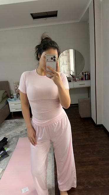 штаны c a: Женский домашний комплект из мягкого трикотажа, цвет светло‑розовый — 2