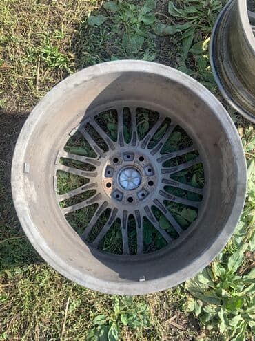 зимние шины на ниву 21214: Литые Диски R 18 BMW, Комплект, отверстий - 5, Б/у — 10