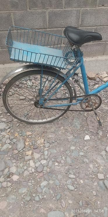 Городской велосипед с большой задней корзиной высата 85 см, длина 166