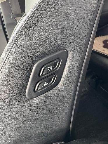 водительское кресло: Kia Sorento: 2018 г., 2 л, Автомат, Дизель, Кроссовер — 4