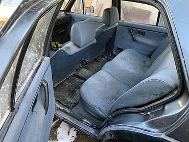 lexuc 330: Volkswagen Jetta: 1987 г., Ручные, Бензин, Седан — 4